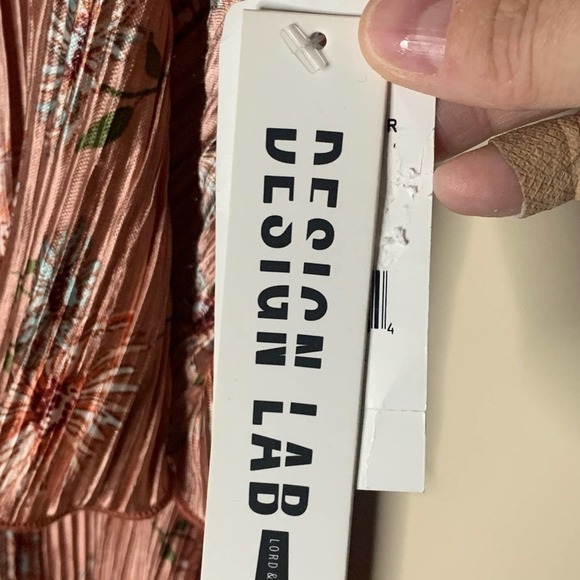 🆕 Design Lab Ruffle Dress - Picture 5 of 8